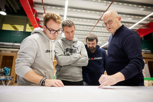 Buitenlandse bouwers leren taal én vak in Regio Zwolle